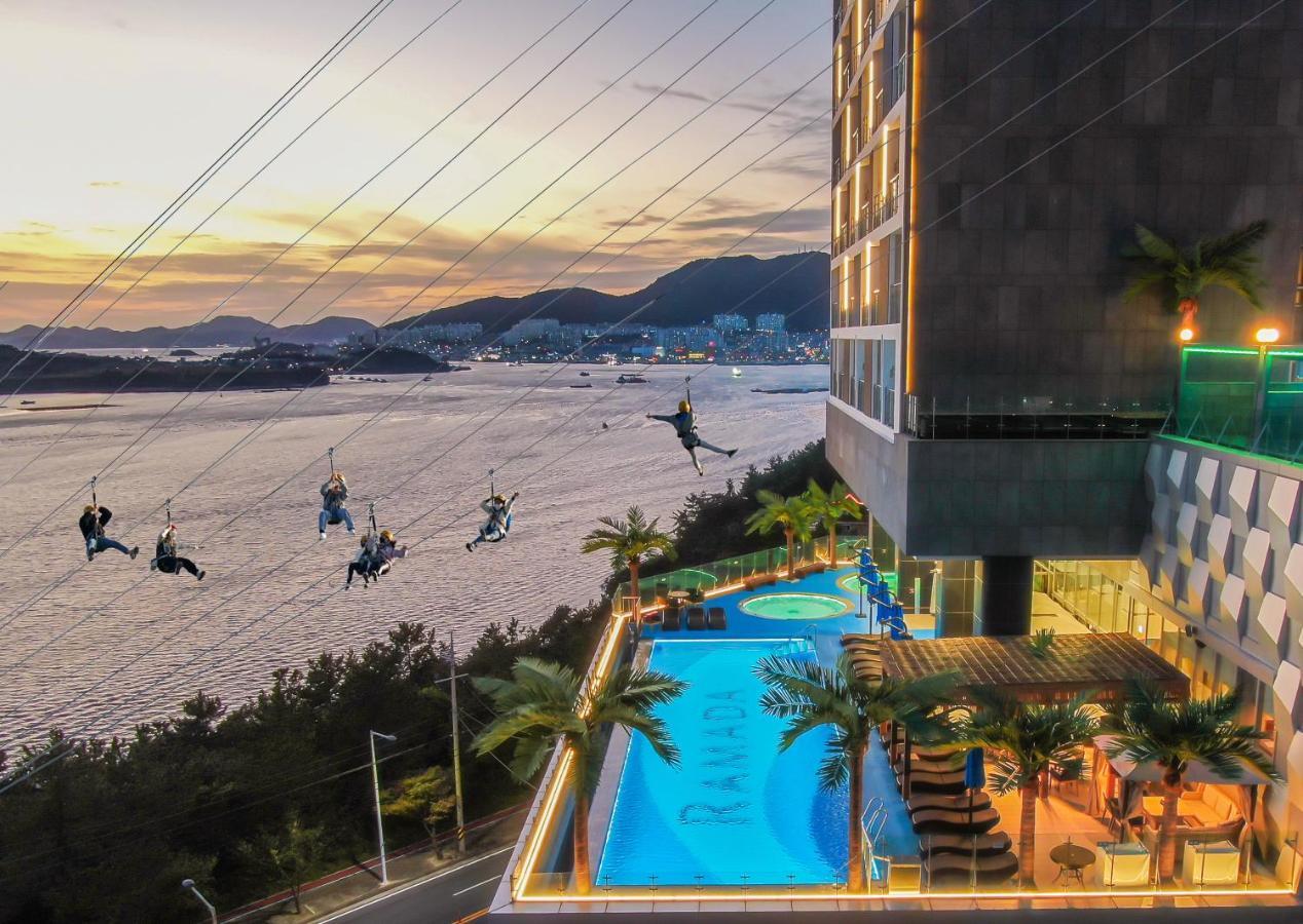 Hotel Ramada Plaza By Wyndham Dolsan Yeosu Esterno foto